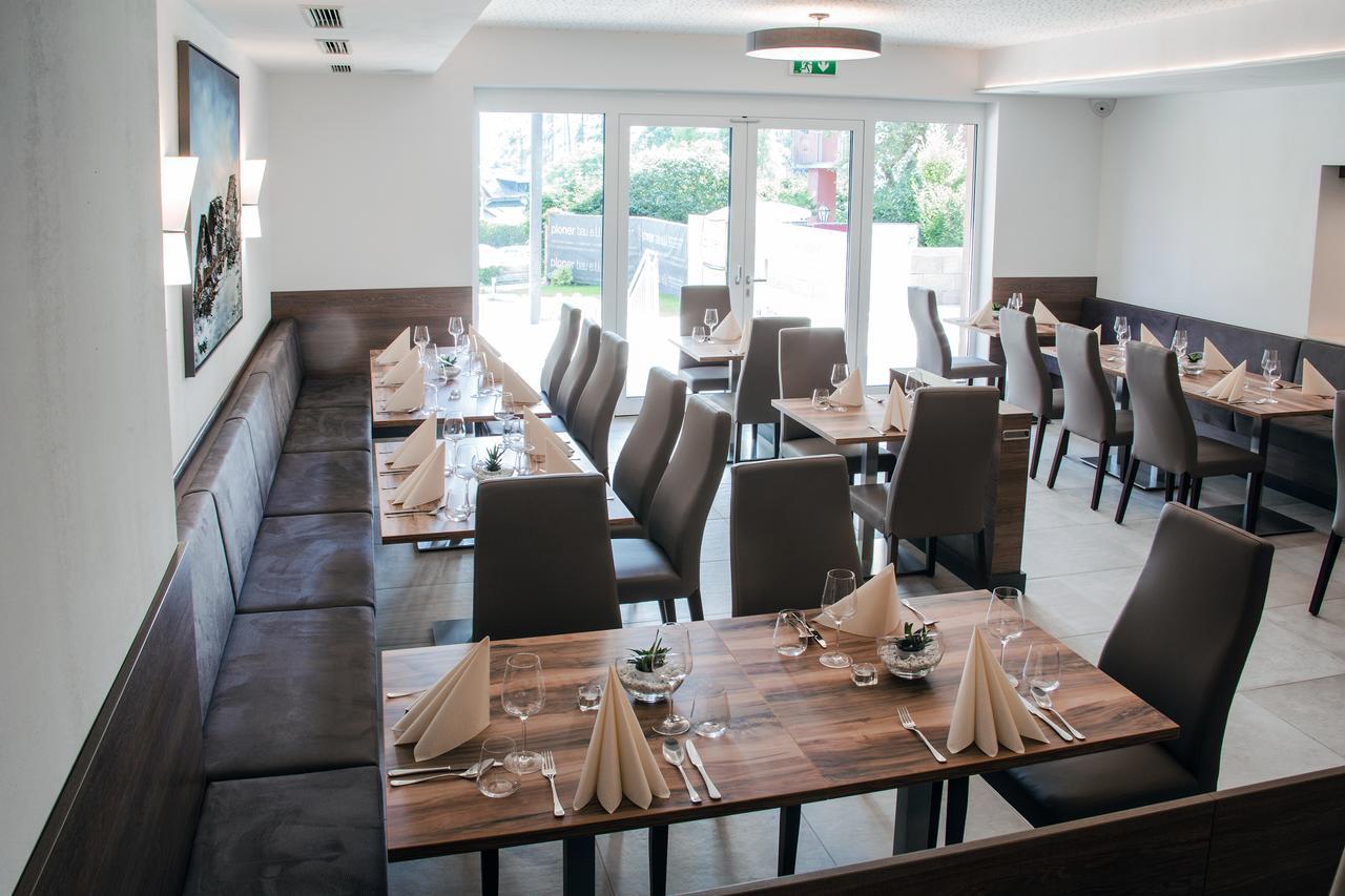 Hotel Restaurant Sailer Seewalchen Exterior photo